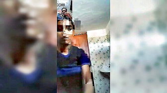 Blurry Tamil nude bathroom call porn movie