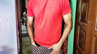 Muscular devar seduces Indian bhabhi porn video