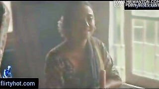 Smiling Indian aunty maid tease porn movie