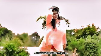 Kancna Aunty pink dress pose porn movie
