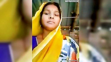 Indian bhabhi yellow dupatta tease sex video