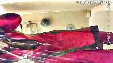 Wet Pakistani shalwar kameez tease porn clip