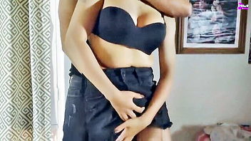 Desi babe black bra groped xxx clip