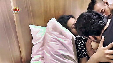 Indian cougar bhabhi threesome sex video