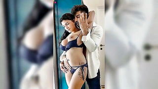 Curvy Indian babe rides lover porn movie