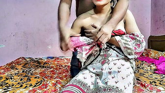 Desi Indian topless kinky hookup xxx video