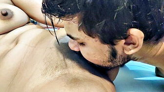 Indian bikini babe nipple licking porn video