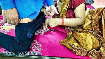 Jiya Sharmaa desi stepmom handjob xxx clip