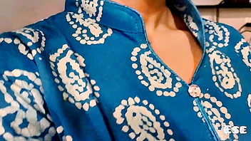 Desi Indian aunty seduced neighbor xxx clip