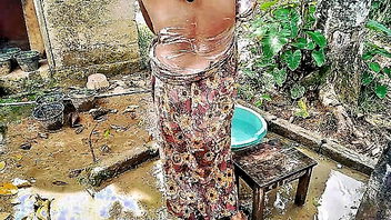 Transparent saree village girl bare ass full scene