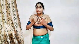 Urfi Bhabhi hairy pussy fingering porn clip