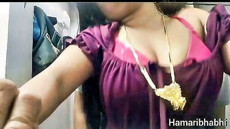 Devi desi bhabhi cleavage selfie full scene