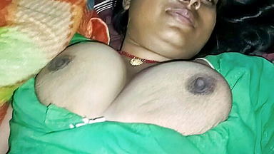 Desi bhabhi topless huge tits xxx clip