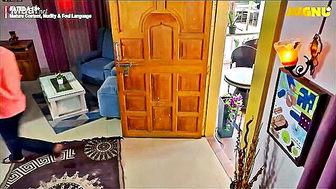 Desi bhabhi doorway tease porn video