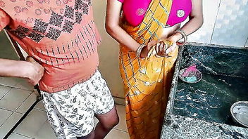 Yourdidipriya kitchen saree tease porn video