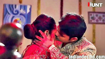 Desi saree kiss with Tapish porn clip