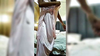 Indian bhabhi teasing in hotel porn movie