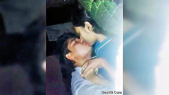 Passionate desi couple kissing porn video