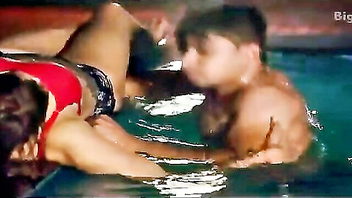 Desi poolside bikini kiss xxx video