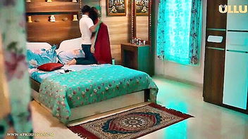 Desi saree babe bed tease xxx video