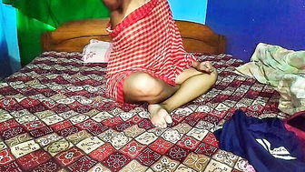 Busty Indian bhabhi topless saree xxx video