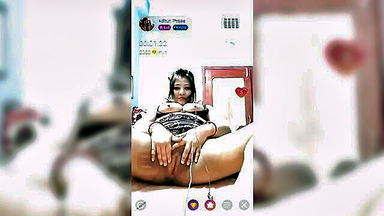Pyasi bhabhi spreads shaved pussy uncut sex video