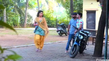 Indian MILF salwar kameez outdoors porn clip