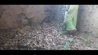 Desi bhabhi outdoor blowjob sex video